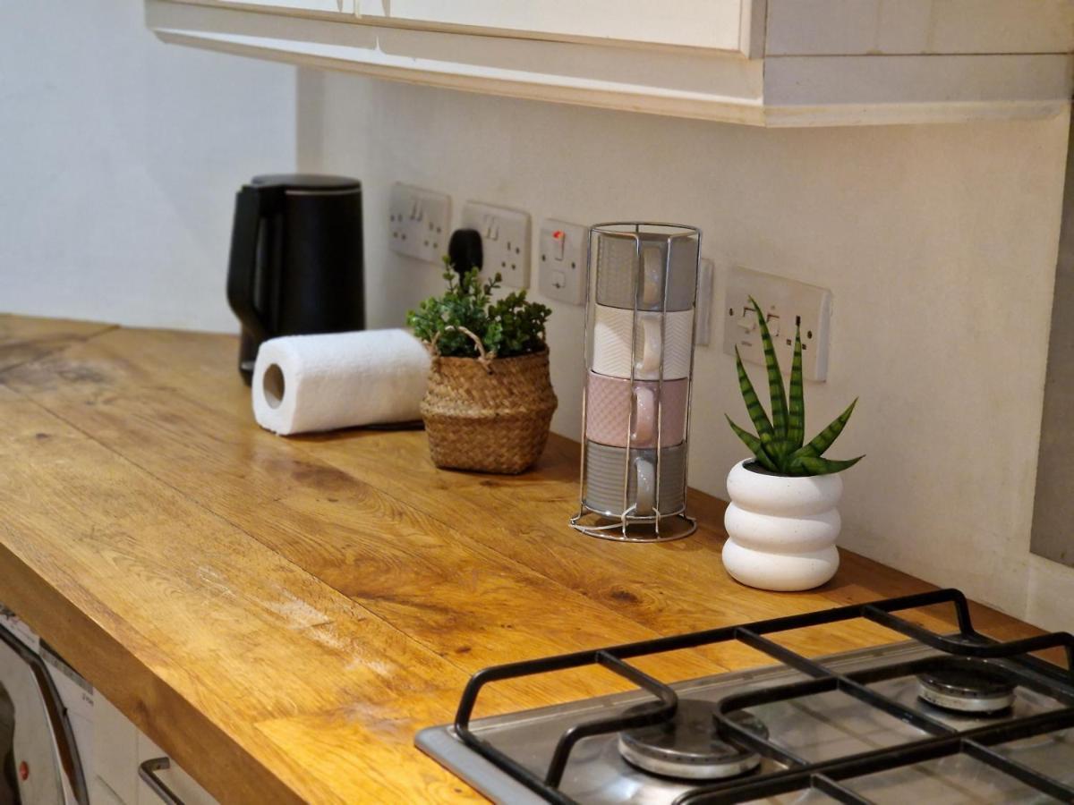 Lovely 1-Bed Apartment In 런던 외부 사진
