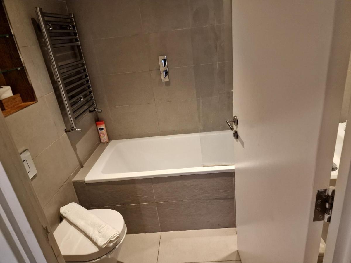 Lovely 1-Bed Apartment In 런던 외부 사진