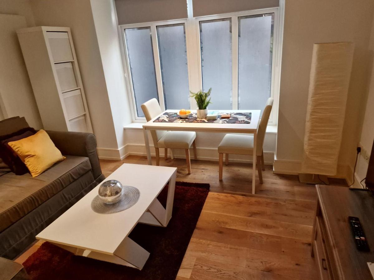 Lovely 1-Bed Apartment In 런던 외부 사진