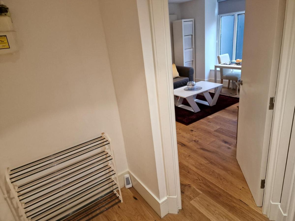 Lovely 1-Bed Apartment In 런던 외부 사진